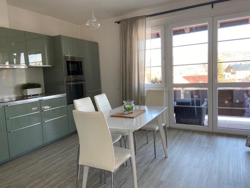 Апартаменти Apartman Na Vysine Врхлабі Екстер'єр фото